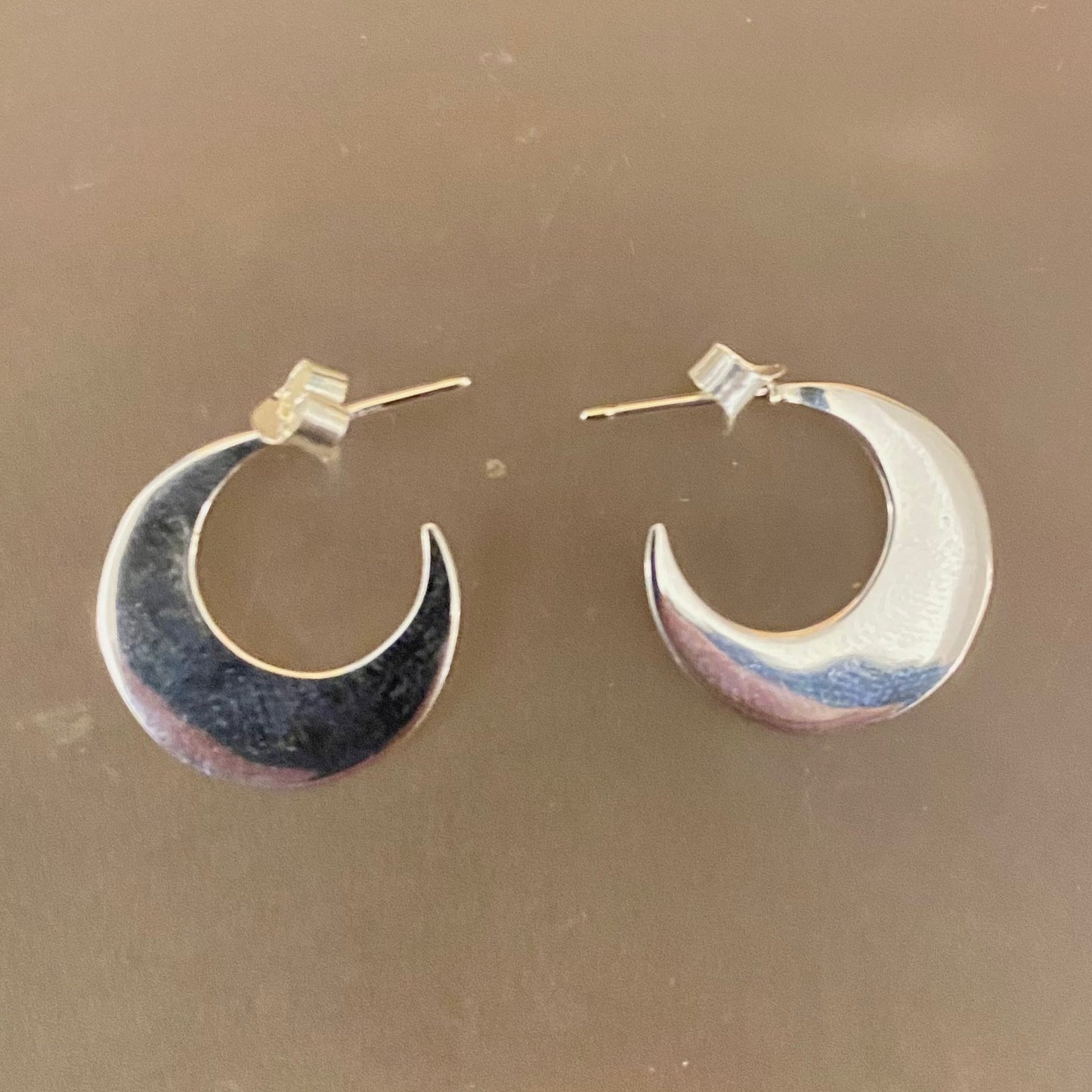 Dunia Jewelry | Silver Crescent Hoops